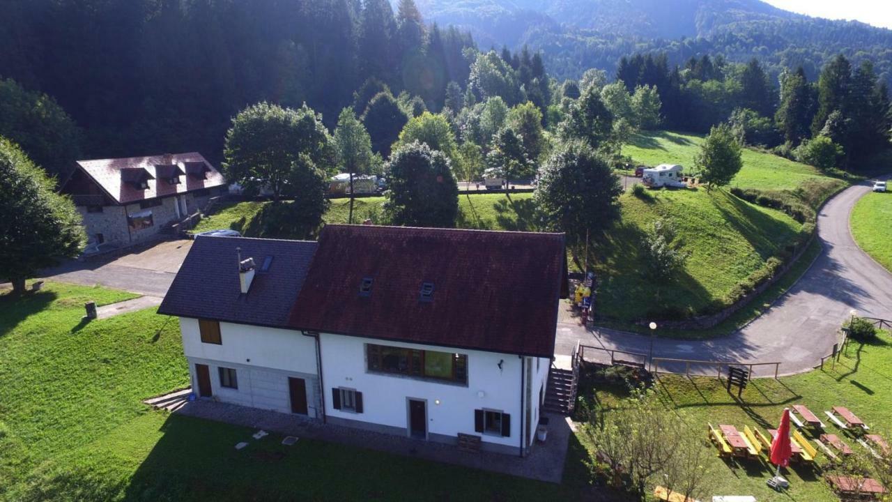 Camping & Caravan Zoncolan 奥瓦罗 外观 照片